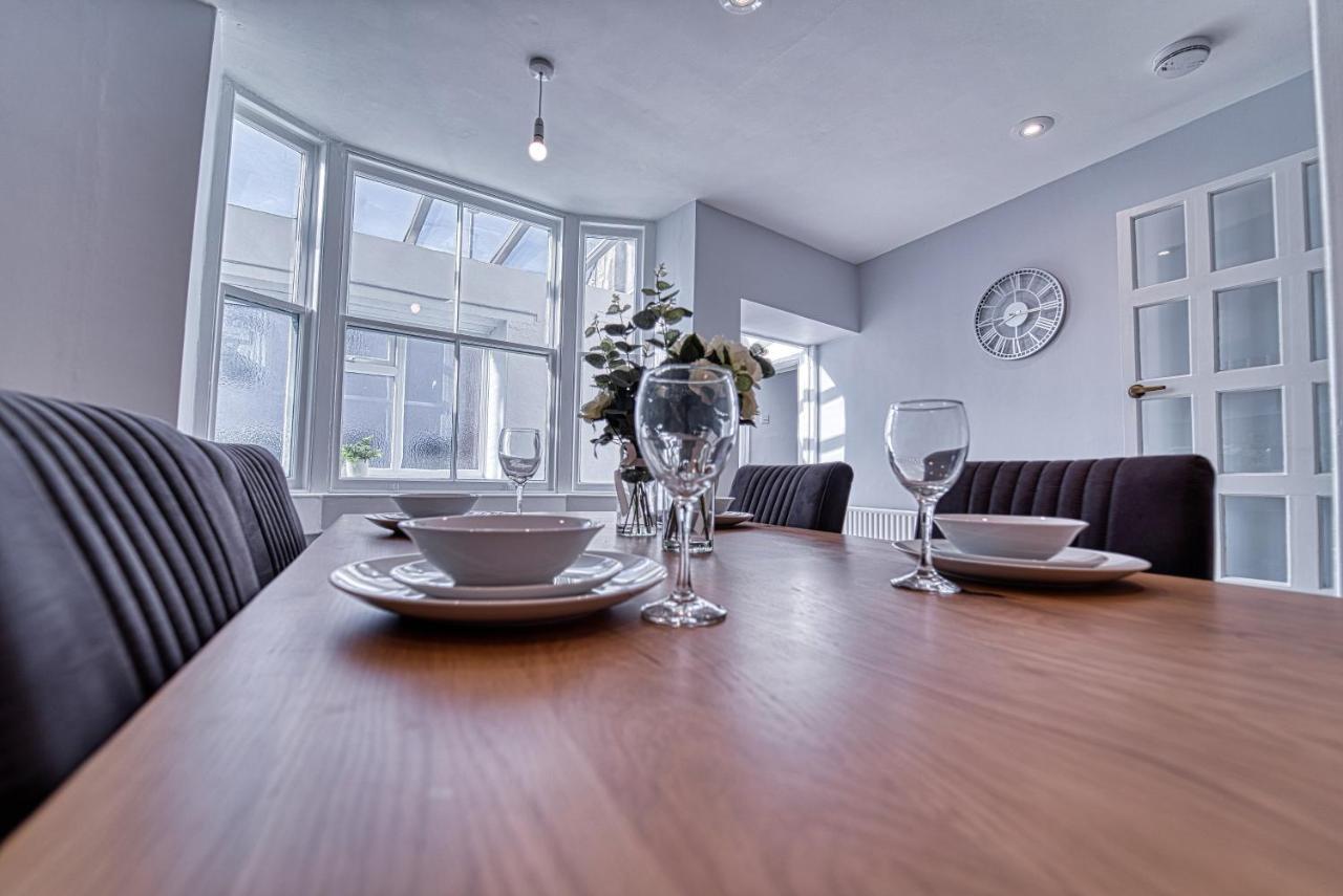 The Stylish Gem Of Bath - Football Table - Sleeps 10 المظهر الخارجي الصورة